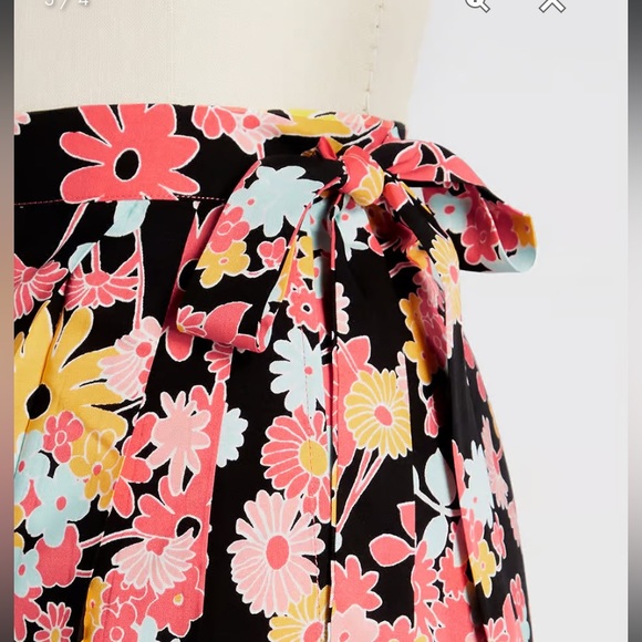 ModCloth retro floral wrap maxi skirt - Picture 2 of 3